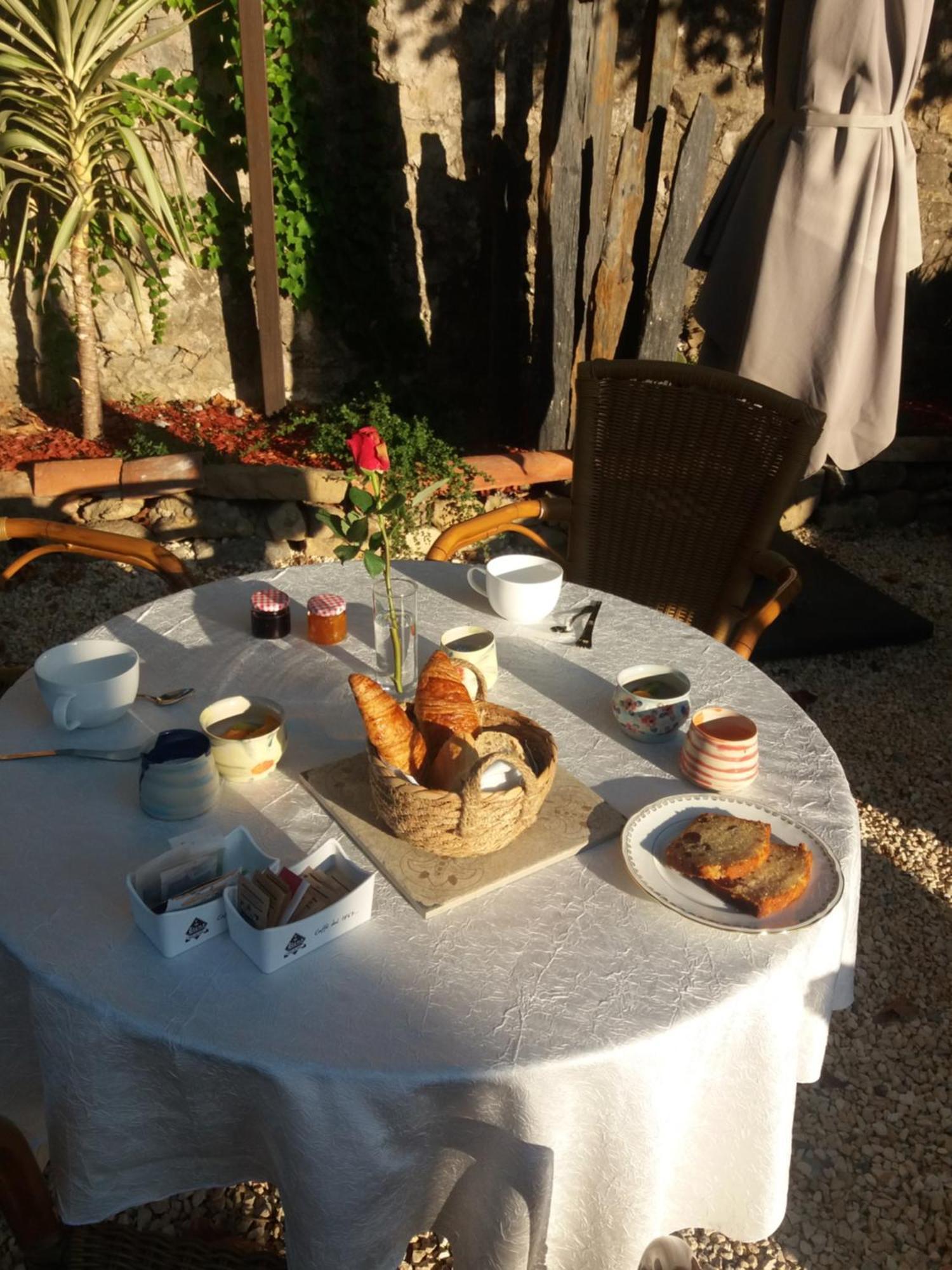 Bed and Breakfast Mas Elena Generargues Exterior foto